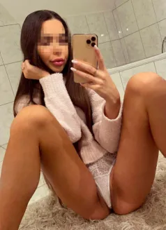  Аленушка, 22, 
